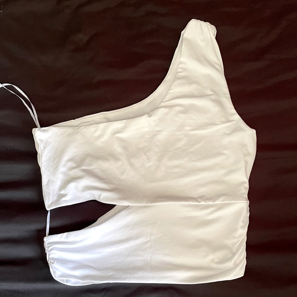 One shoulder crop top